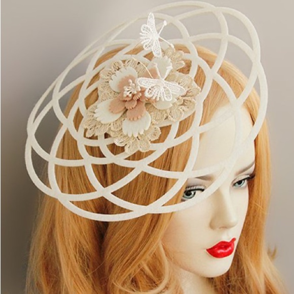 NWT Vintage Light Beige Flower Lattice Hat Clip